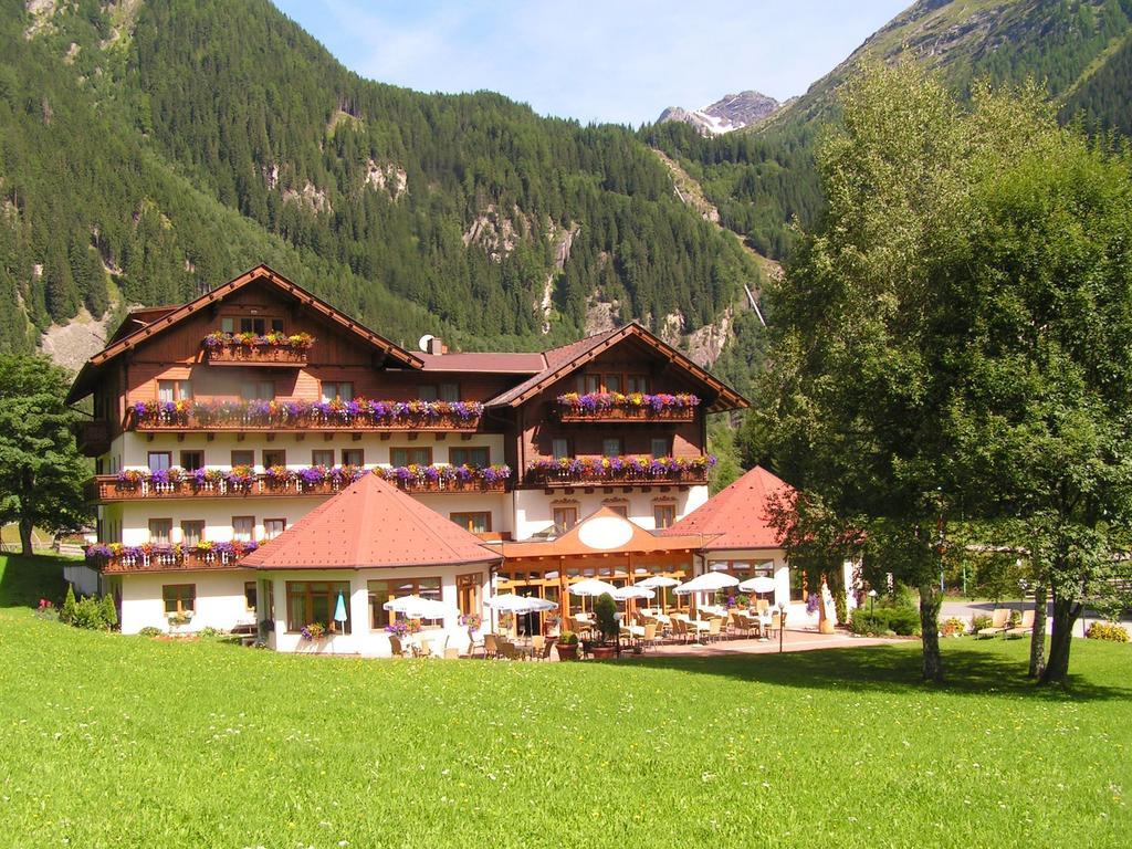 Alpenhotel Badmeister Flattach Buitenkant foto