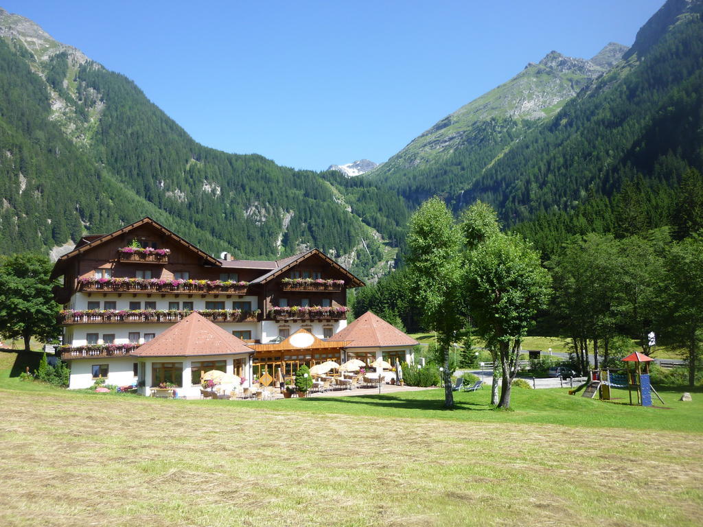 Alpenhotel Badmeister Flattach Buitenkant foto