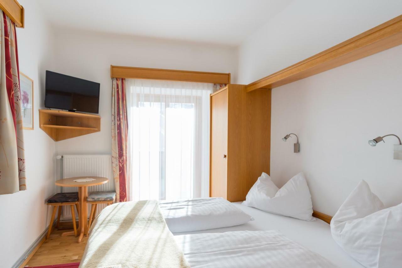 Alpenhotel Badmeister Flattach Buitenkant foto