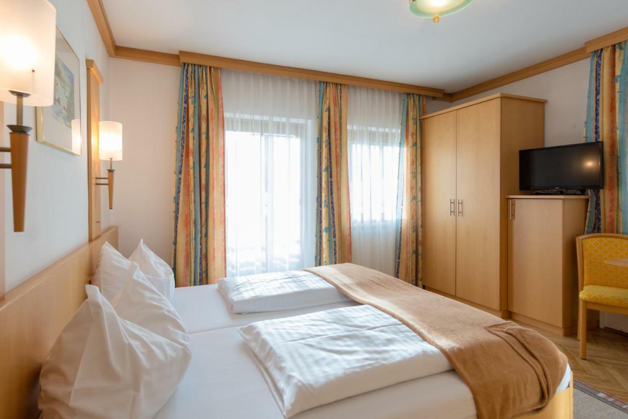 Alpenhotel Badmeister Flattach Buitenkant foto