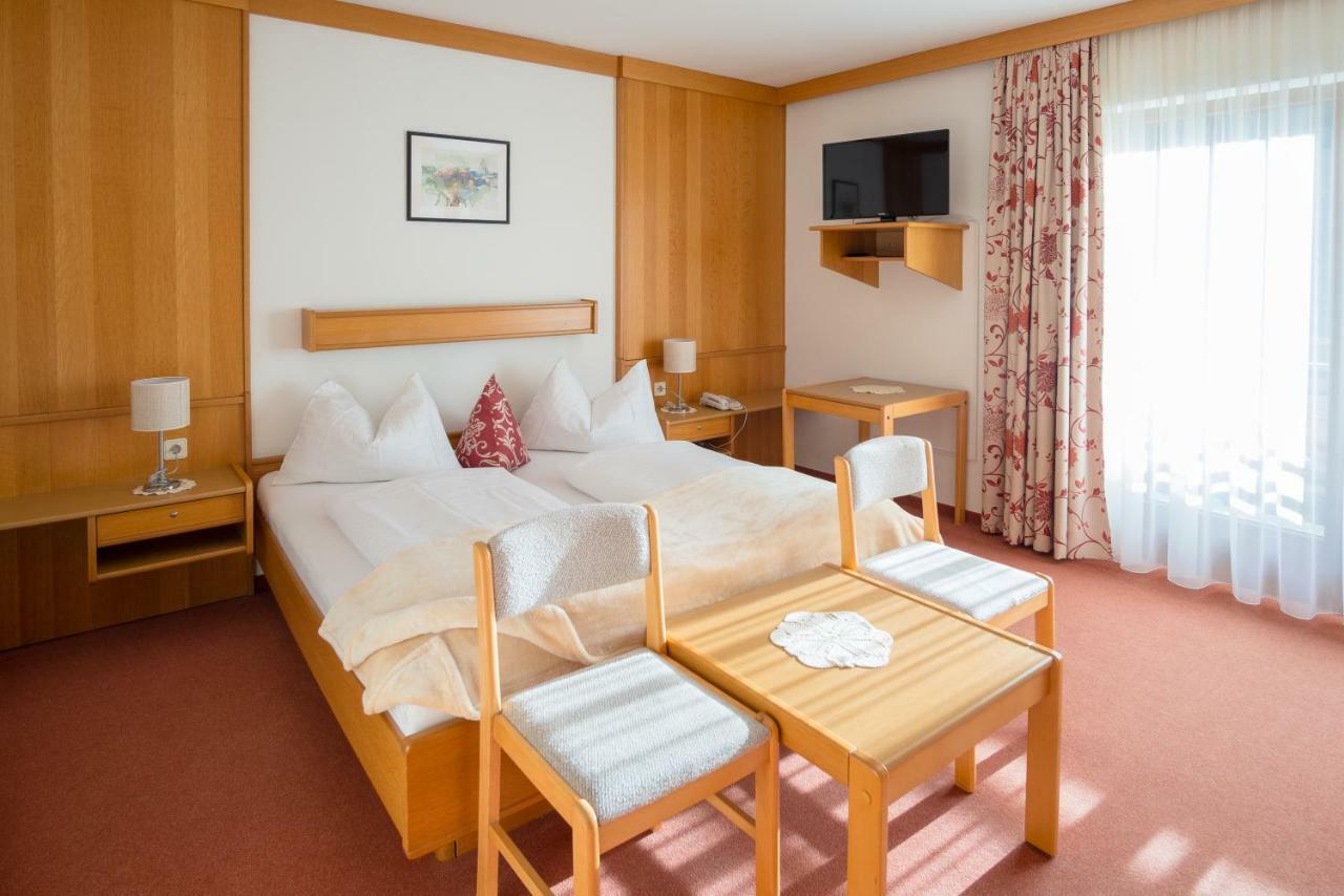 Alpenhotel Badmeister Flattach Buitenkant foto
